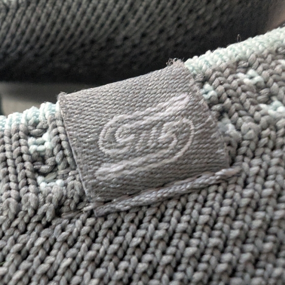 Skechers Gray and White Sneakers with Breathable Mesh and Slip-On Design - Picture 4 of 4